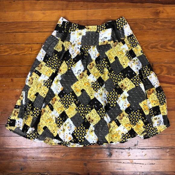 Magic Floral Multi-Pattern Skirt - Picture 3 of 5